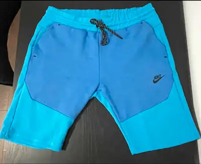 Comme neuf. Taille L (ajustable)