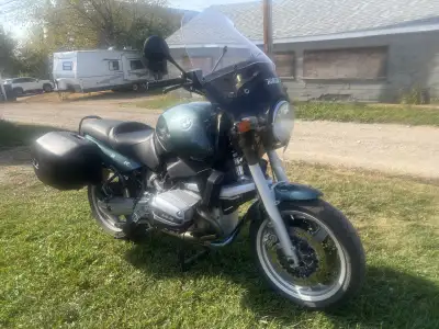 FOR SALE. EXCELLENT CONDITION GREEN 1997 BMW R1100R.47500 KM.NOTHING TO DO BUT RIDE IT. REMUS EXHAUS...