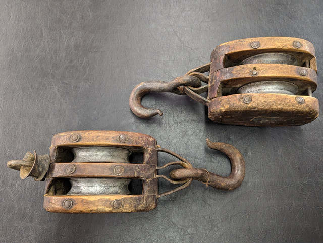 ANTIQUE Large Block & Tackle Set circa late 1800s - early 1900s in Arts & Collectibles in St. Catharines - Image 3