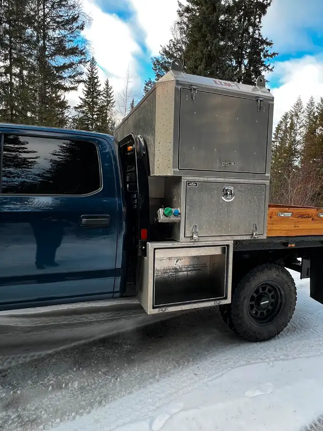 F350 Flatdeck ETV in Cars & Trucks in Quesnel - Image 4