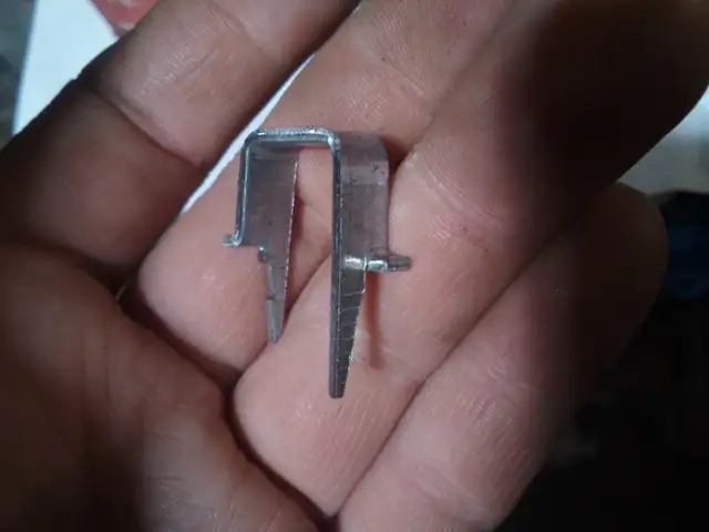 180 Pack S2 Galvanized Steel Cable Staples Thomas & Betts in Hardware, Nails & Screws in Edmonton - Image 2