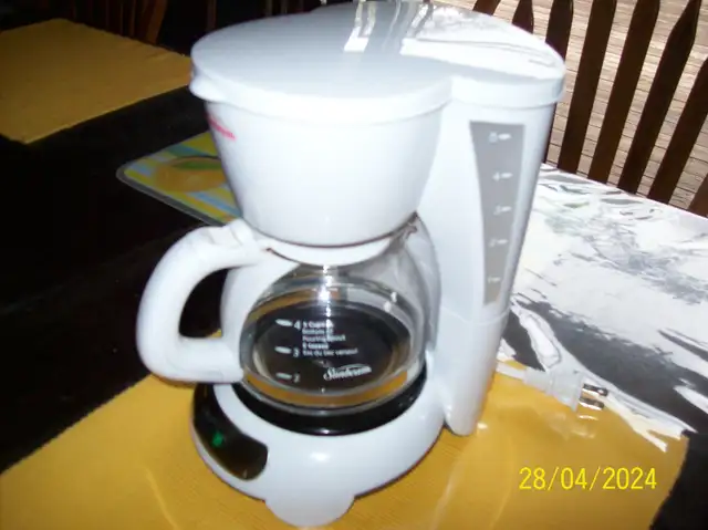 Small coffee maker in Coffee Makers in Cornwall - Image 3