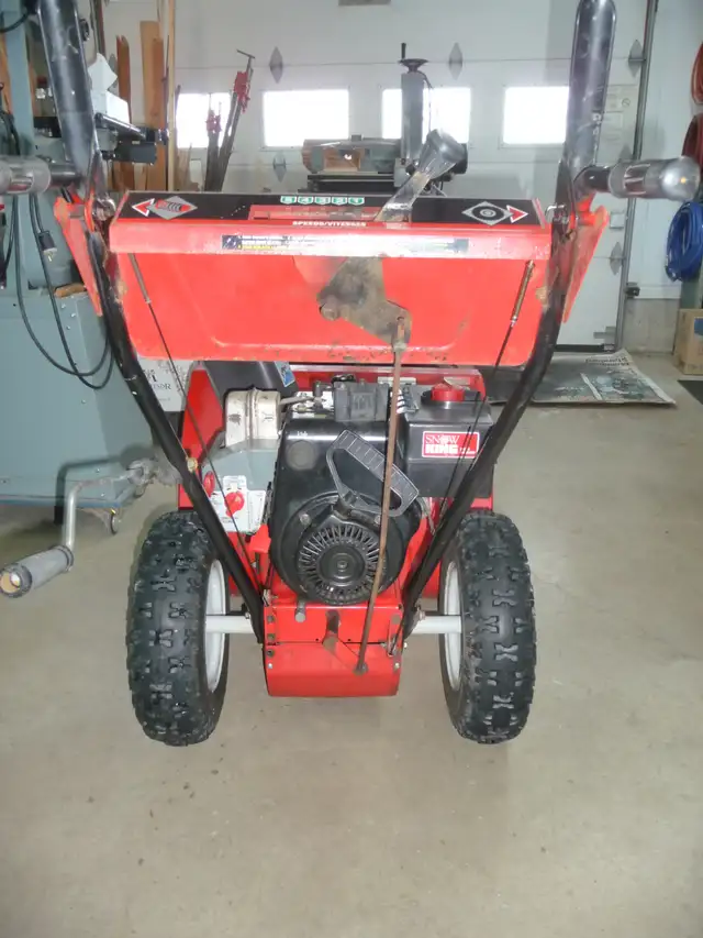 Soufleuse Mastercraft(MTD) 10hp 28" in Snowblowers in Laval / North Shore - Image 4