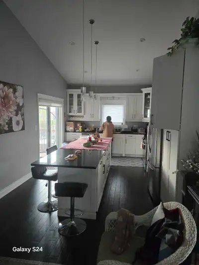5 bedroom 3 washroom executive home fully furnished with everything you need. Only serious inquiries...