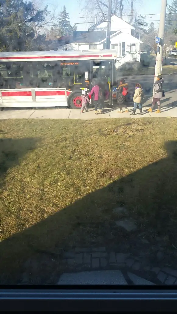 SHARED FEMALE STUDENT MIDLAND & EGLINTON ROOM FOR RENT