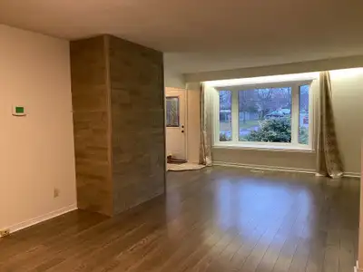 3 beds 2 bath,2 parking House in Markham Village For Rent.