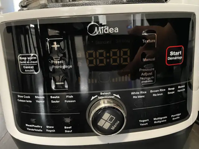 Midea Electric Pressure Cooker in Microwaves & Cookers in Oakville / Halton Region - Image 4