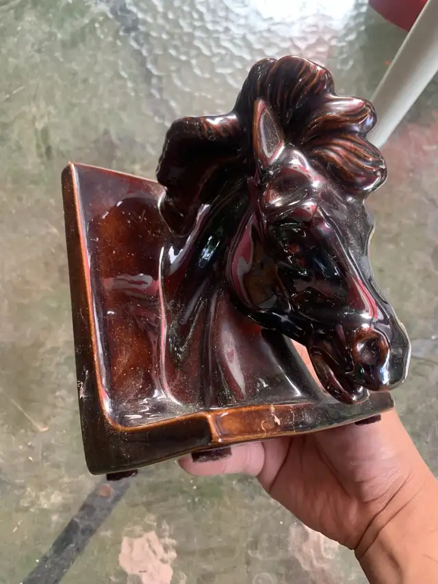 2 Piece Antique Dark wood Shelves and Horse Books Stand in Bookcases & Shelving Units in Mississauga / Peel Region - Image 11