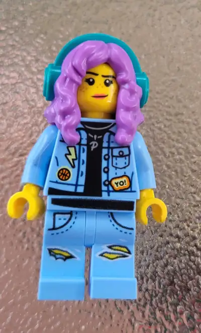 LEGO® Hidden Side Parker L Jackson hs053 Minifigure, Lego Set not included. In excellent used condit...