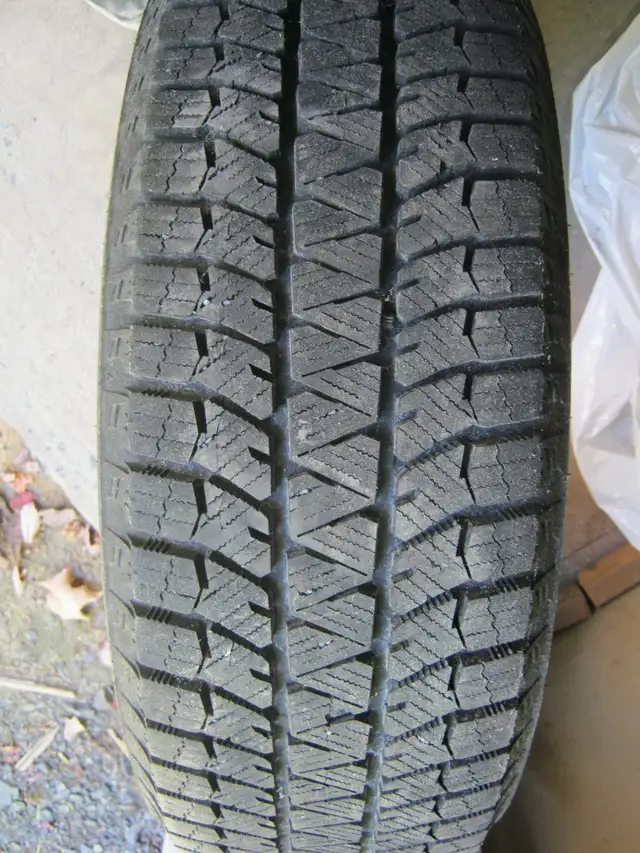 Winter tire (ONE) /  Blizzak WS90 215/60R17 in Tires & Rims in Bedford - Image 2