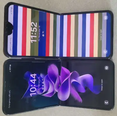 2 Zflip 3, 256gb & 128gb, unlock, spot, working, $120 ea, final, View more