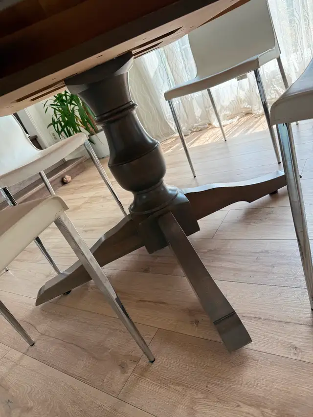 Kitchen table , 4 chairs in Dining Tables & Sets in Bridgewater - Image 4