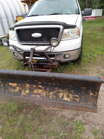 2006 Ford F150 4x4 5.4L with hydraulic artic plow