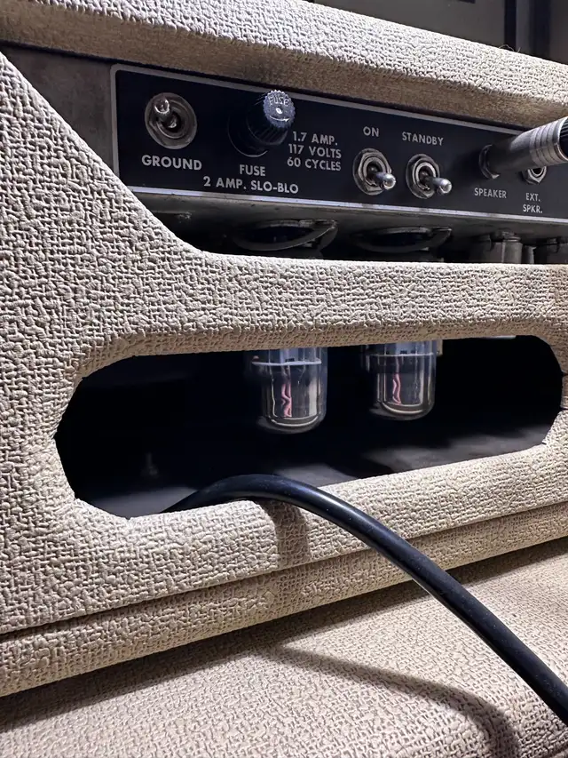1963 Fender Bandmaster Head + Matching 2x12 Cabinet — Pre- in Amps & Pedals in Edmonton - Image 9