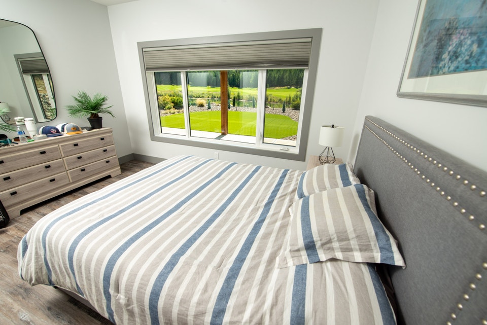 BEAUTIFUL FULLY FURNISHED 2-BEDROOM SUITE – SHADOW MOUNTAIN, 4