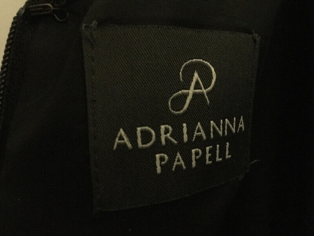 Magnifique robe noire satin Adrianna Papell dans Femmes - Robes et jupes  à Longueuil/Rive Sud - Image 3
