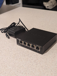 DLink unmanaged 5 port Gigabit Switch