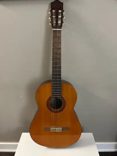 Yamaha C40 Classical Guitar – Great Condition!, View more