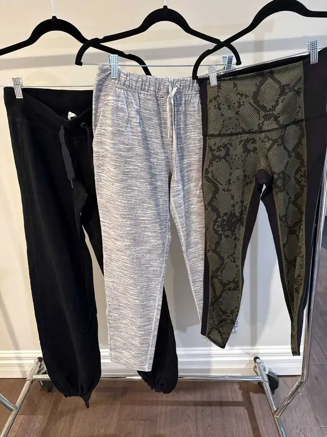 Lululemon women's sweatpants  in Women's - Bottoms in Mississauga / Peel Region - Image 2