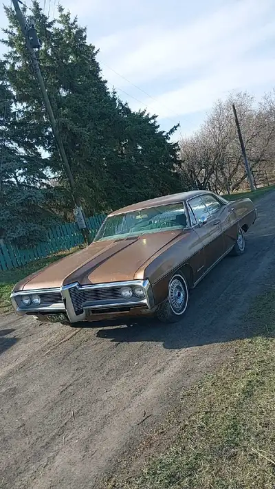 1968 Pontiac Parisienne 4 door, factory 327 motor. Fairly low km, been parked most of its life. Runs...