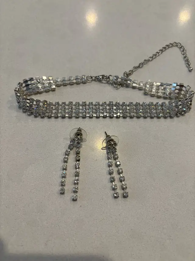 Rhinestone Choker Necklace and Dangle Earrings Set in Jewellery & Watches in Calgary - Image 4