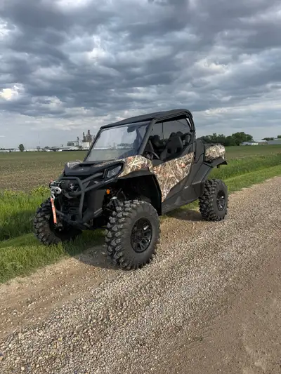 2024 CanAm commander xmr 1000 Extended warranty till August 2027 Added OEM roof, windshield, rear wi...