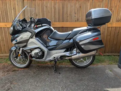 Always garaged, no accidents, extras included: seats, rear tire, accessory plugins, driving lights,...