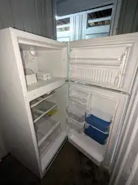 Réfrigérateur/ Frigidaire Spacieux - Kenmore Spacious Fridge