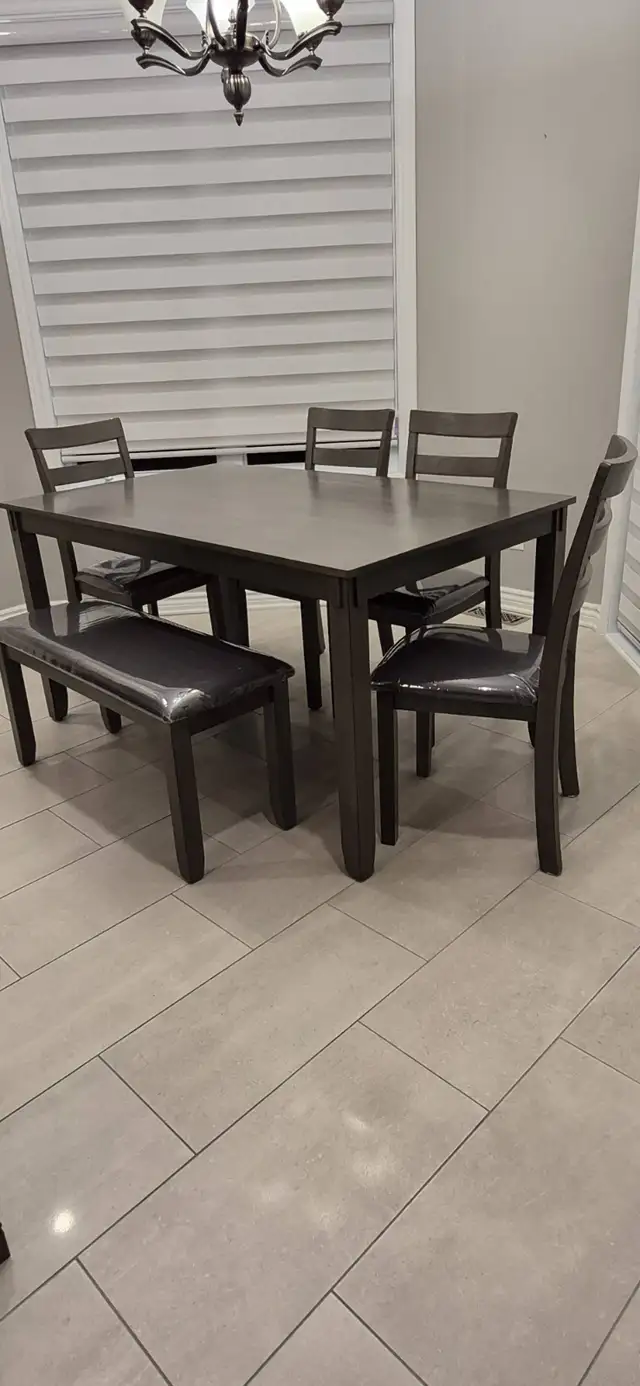 Dining Table Set in Dining Tables & Sets in Ottawa - Image 7