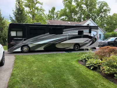 2016 Thor palazzo diesel pusher motorhome. Excellent condition. Cummins turbo diesel 340hp Allison t...