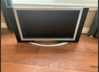 31 inch LCD television with remote