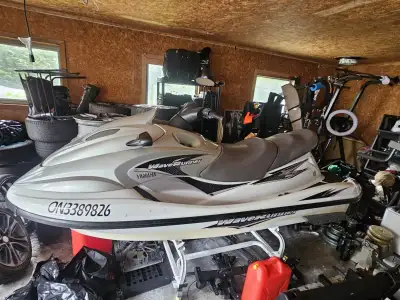 Cette motomarine Yamaha WaveRunner est une option fiable et performante pour profiter pleinement de...
