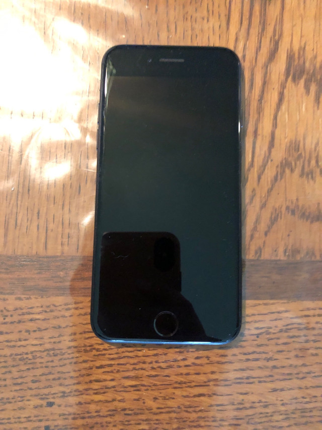iPhone 7, 128g  POUR PIÈCE  dans Autre  à Sherbrooke - Image 2