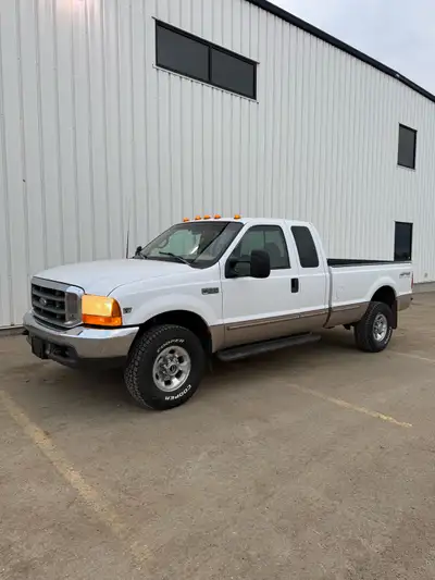 1999 Ford F-250 Lariat 7.3 Powerstroke 4x4 181,000KM O accidents, 0 claims, 0 rust Undercoated Brand...