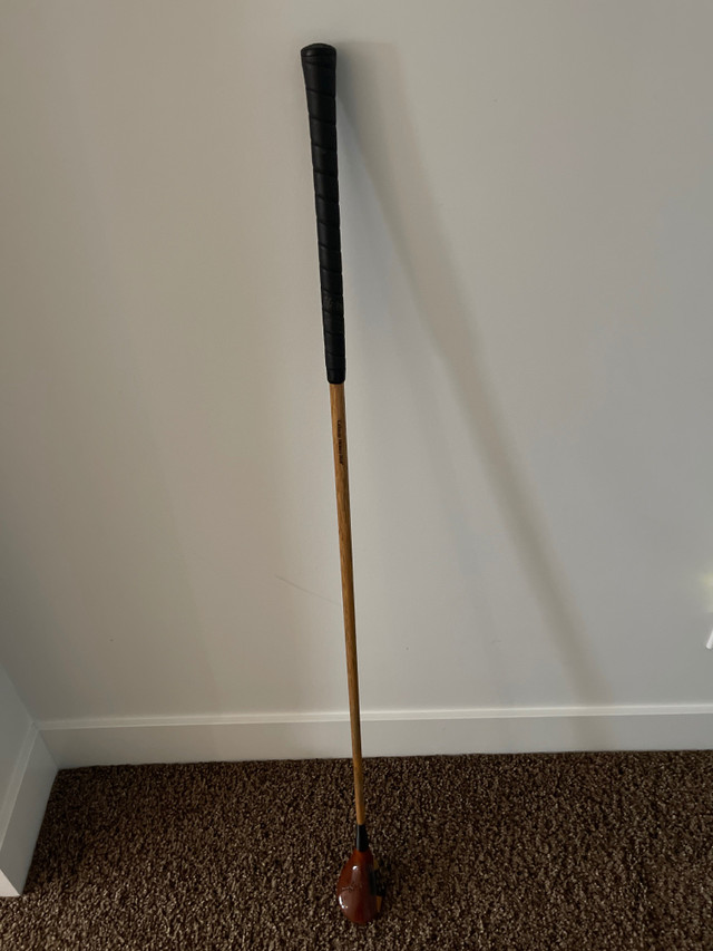 Callaway 6 1/2 wood Hickory Stick Golf Club in Golf in Calgary - Image 3
