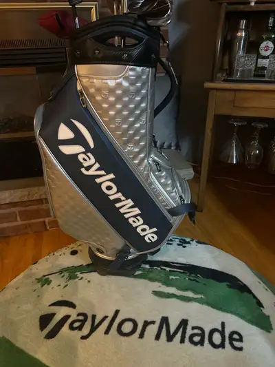 Qi10 TaylorMade Staff Bag, View more