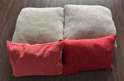 4/15$ COUSSINS DÉCORATIFS , View more
