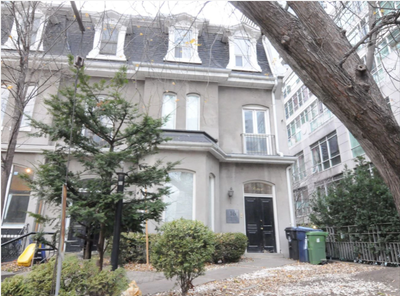 Nestled in the heart of King West, this rare townhouse loft offers the perfect balance between vibra...