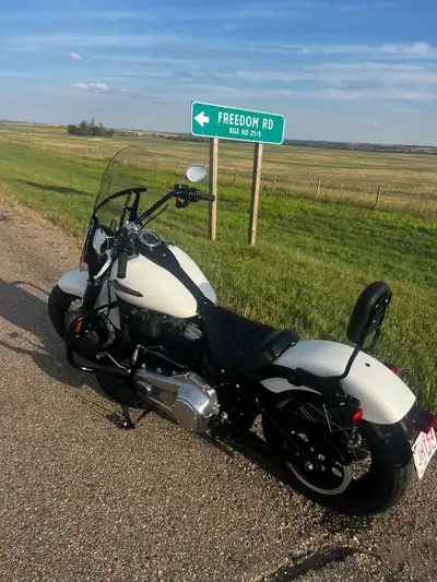 For sale is a well-maintained 2019 Harley-Davidson Slim, offering a blend of classic style and moder...