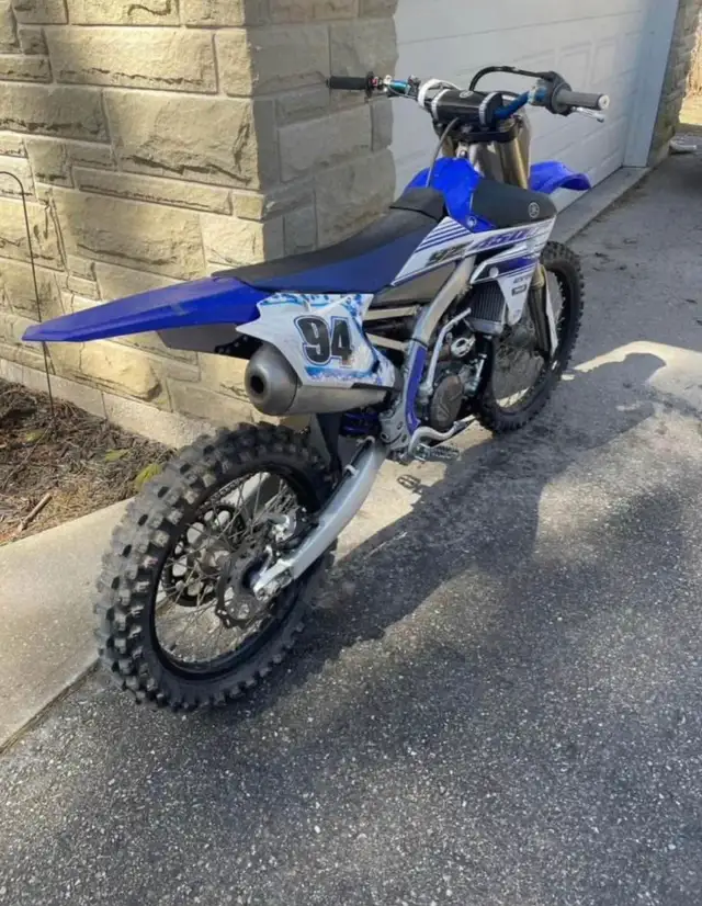 2016 YZ450F in Dirt Bikes & Motocross in Barrie - Image 4
