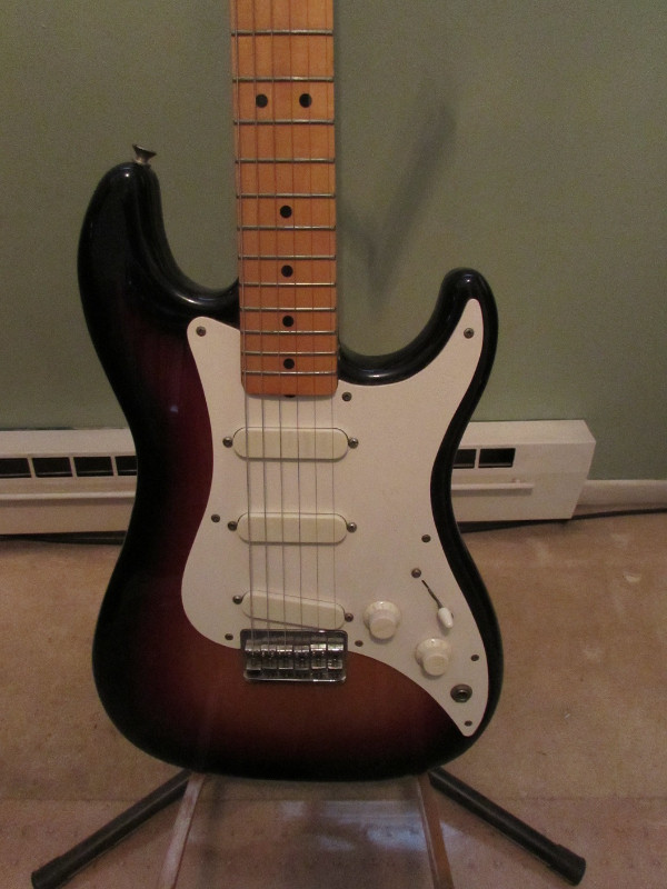 1982 American Fender S-3 Bullet in Guitars in Mississauga / Peel Region - Image 3