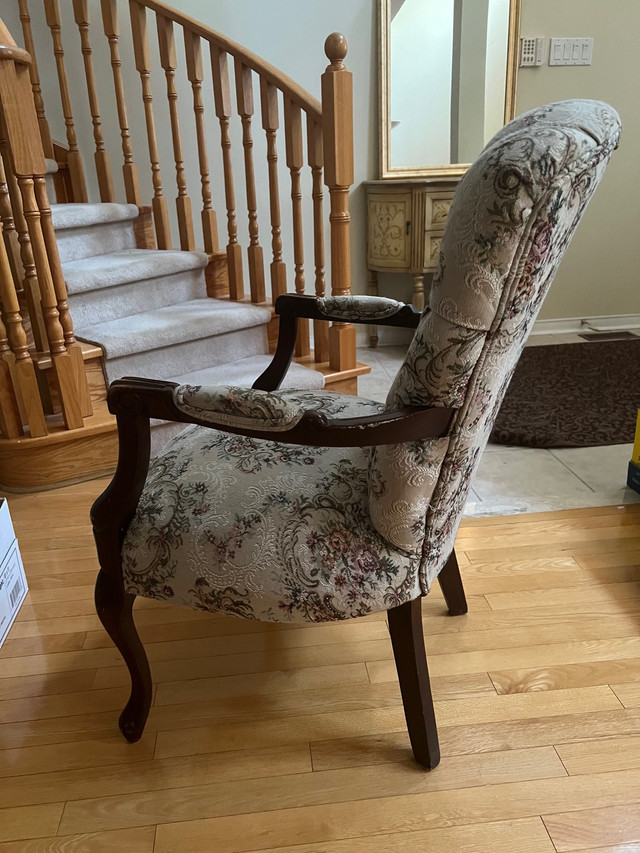 Vintage chair in Chairs & Recliners in Markham / York Region - Image 2