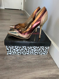 Ladies size 6 heels
