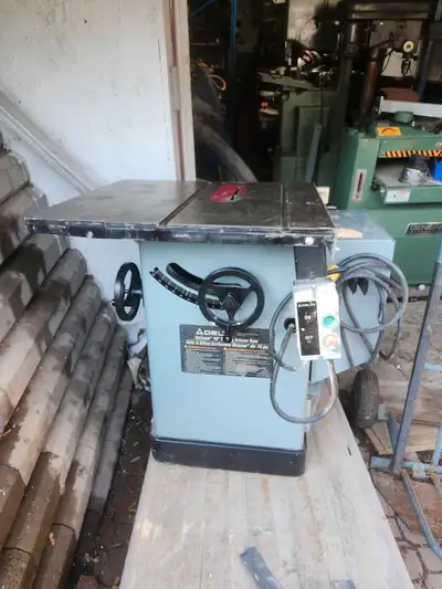 Banc de scie 10" 3hp Delta/ table saw, View more