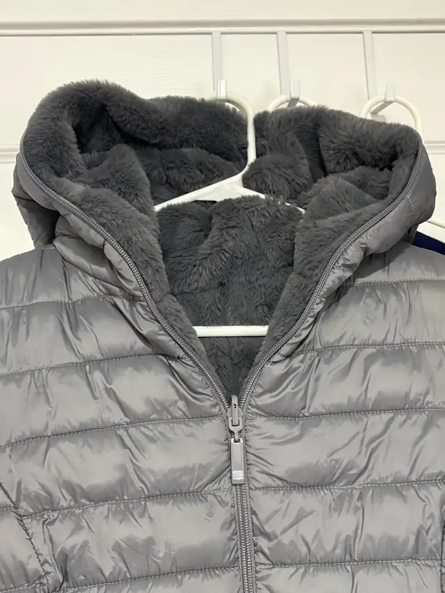 Annabell’s women’s reversible winter coat MEDIUM in Women's - Tops & Outerwear in City of Montréal - Image 6