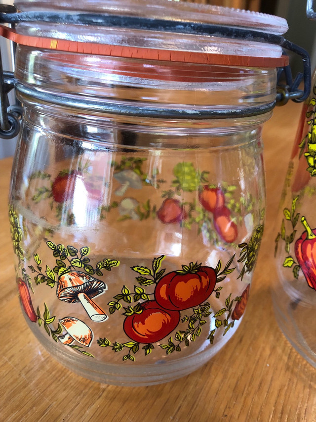 Vintage Set of 2 Glass Mushroom Jar Canisters  in Kitchen & Dining Wares in Kitchener / Waterloo - Image 3