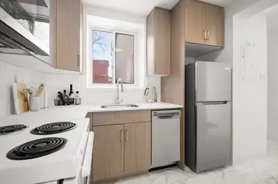 Newly Renovated 1 Bedroom Apartment Move In Ready!