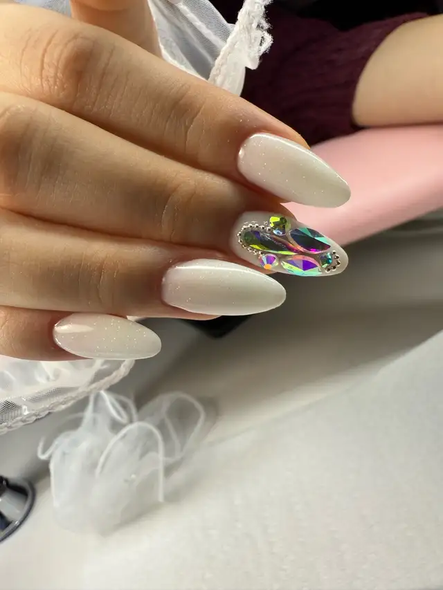 nails care64840192339969121