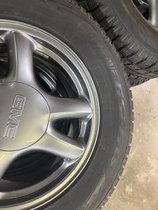 4 Pneus d’hiver Toyo 245-65R17 in Tires & Rims in Longueuil / South Shore - Image 6