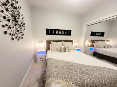 1 & 2 Bdrm Apts available, Ensuite Laundry, Ideal Location!